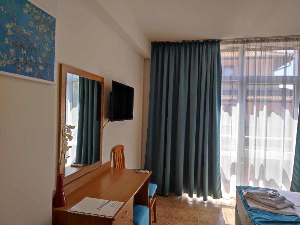 Аурелия Бей Ravda Exterior photo